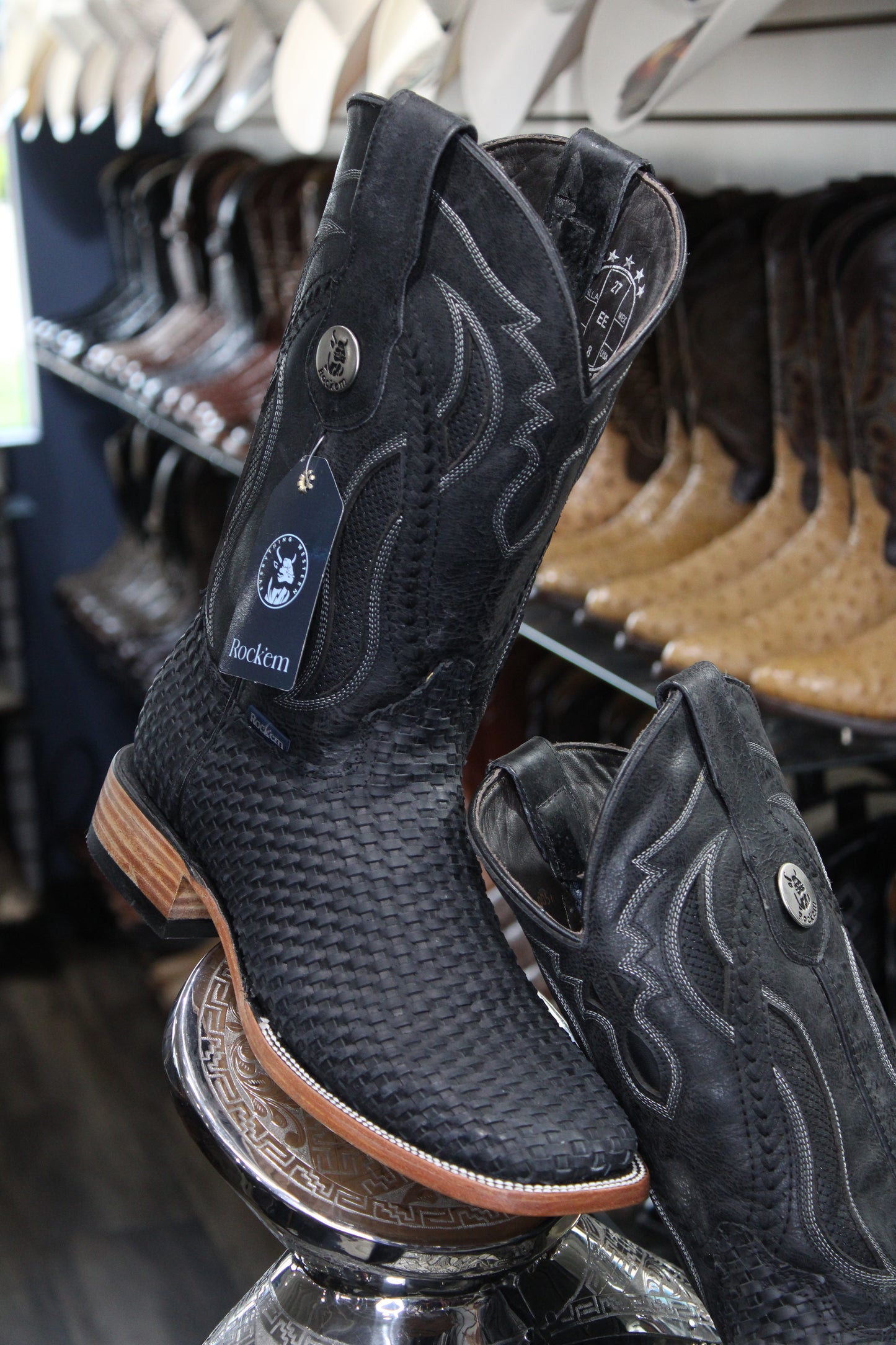 Tejido Negro Crazy Serbia Acabado Natural Square Toe Cowboy Boot