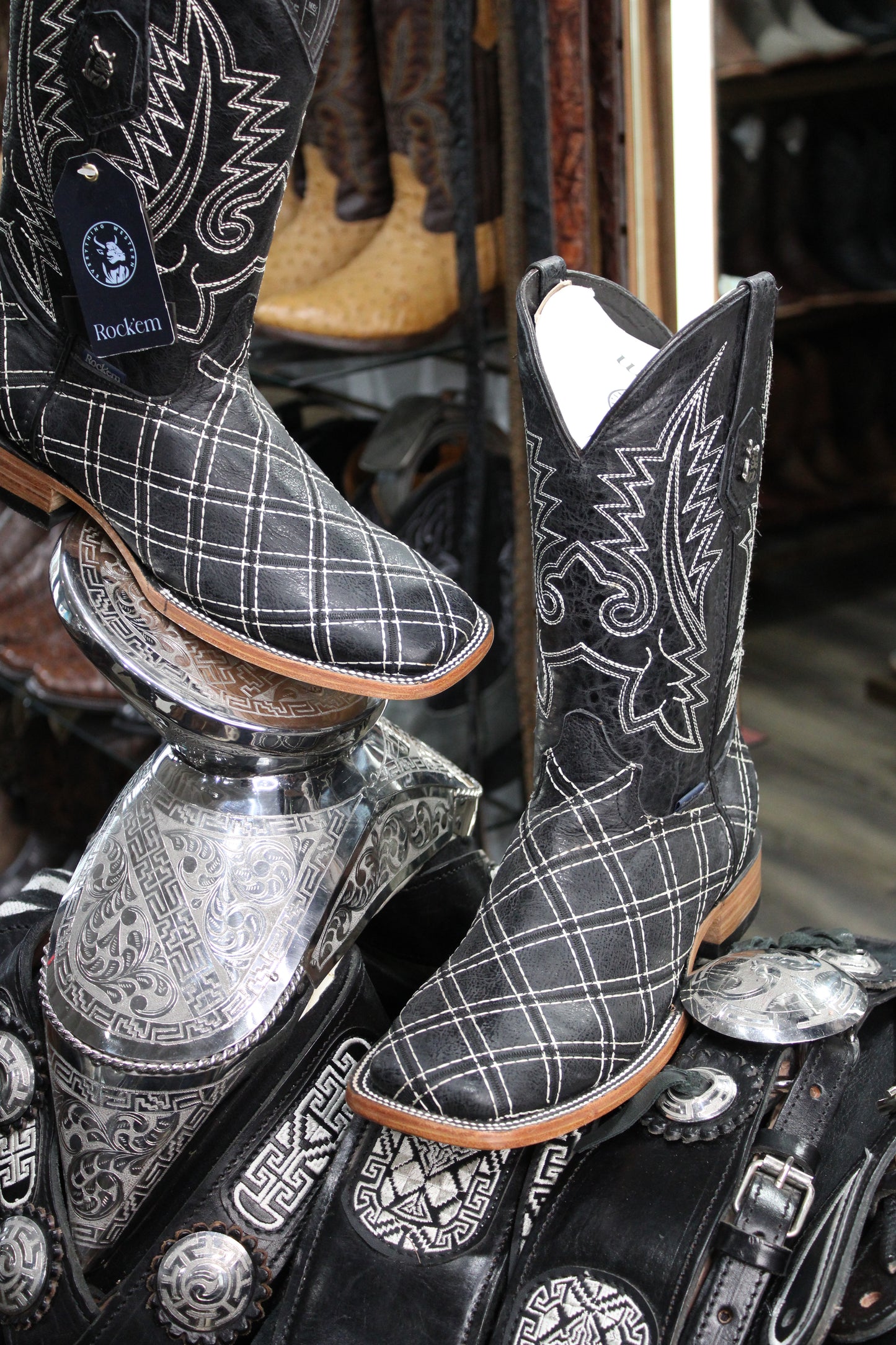 Roca Rombos Negro Square Toe Cowboy Boot
