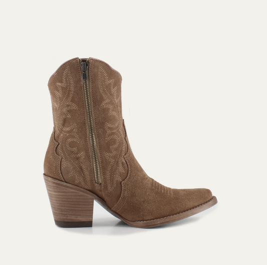 BROOKE CAMEL