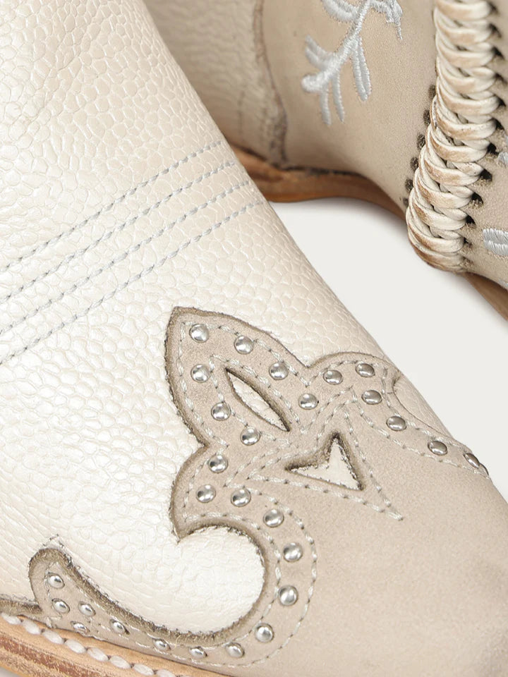 A5069 - WOMEN'S BONE HORSESHOE OVERLAY EMBROIDERY AND HANDWOVEN SNIP TOE COWBOY BOOT