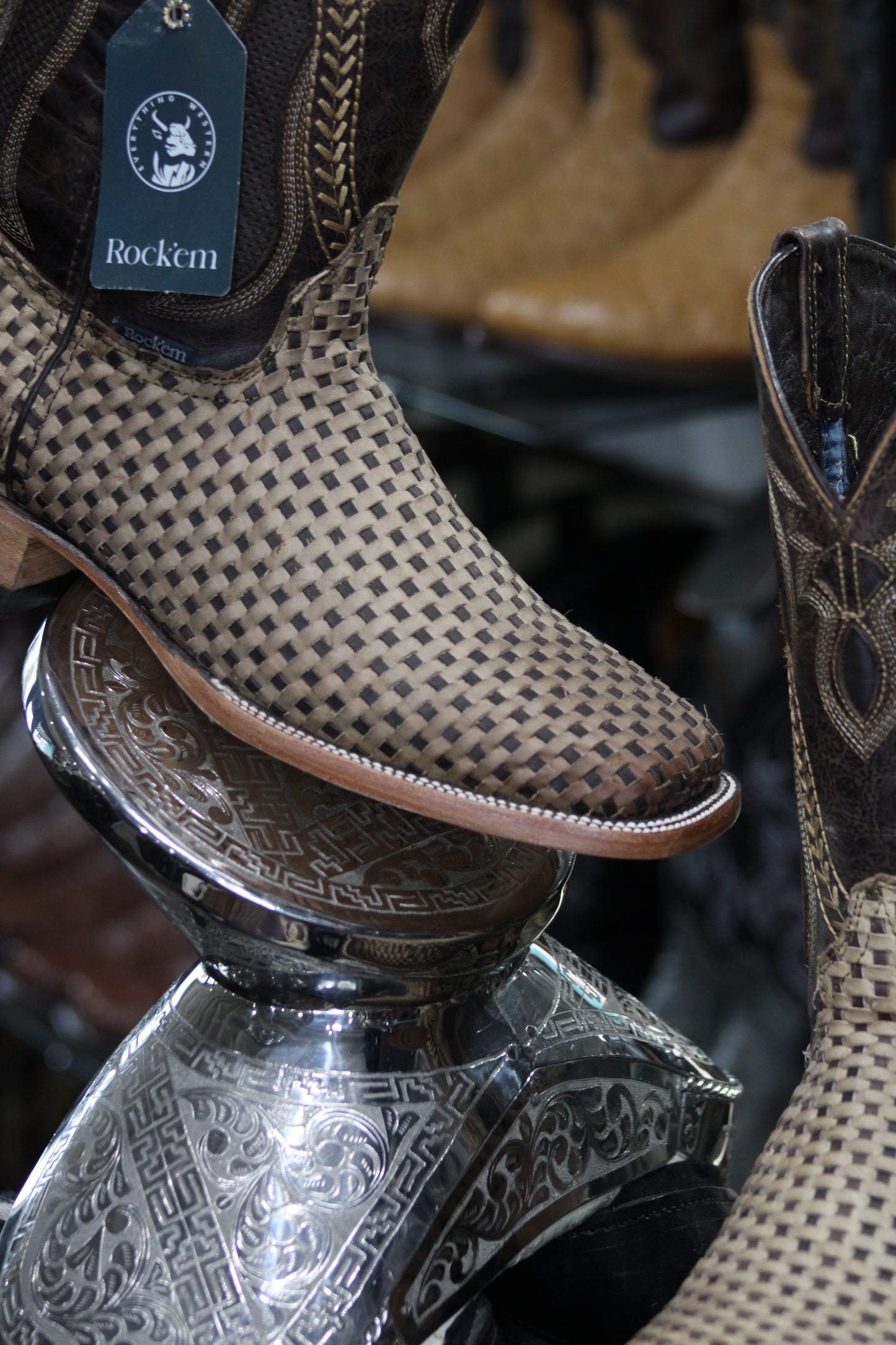 Tejido Tabaco Choco Acabado Natural Square Toe Cowboy Boot