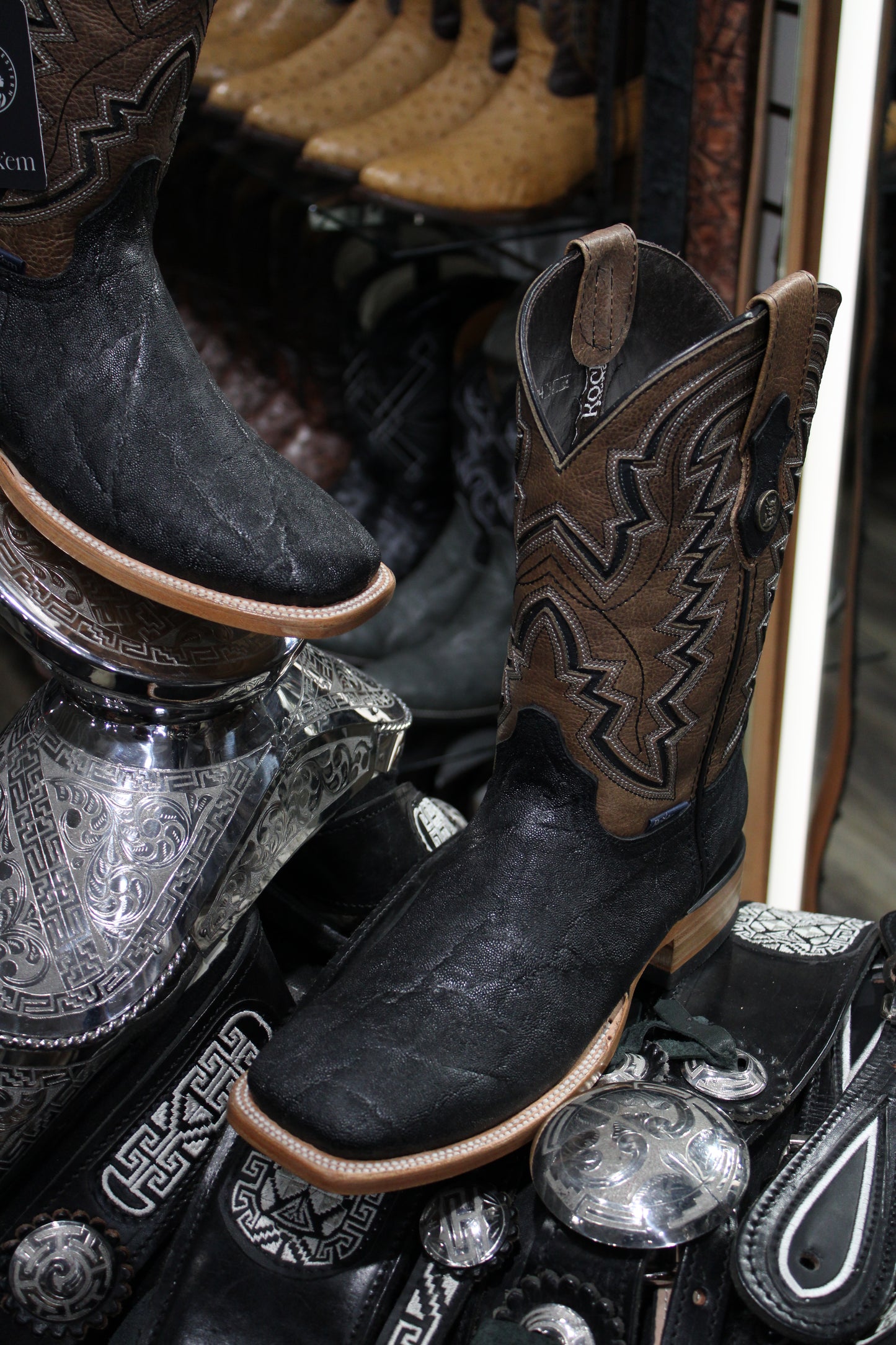 Elephant Square Toe Cowboy Boot - Negro