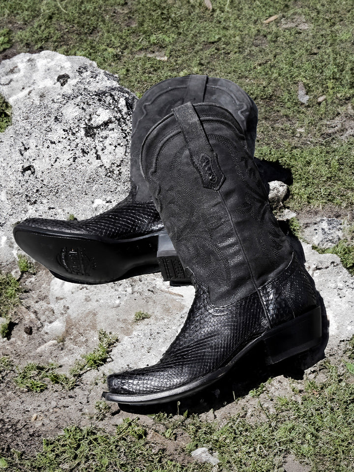 A4551 - MEN'S EMBROIDERY AND GENUINE PYTHON BLACK NARROW SQUARE TOE COWBOY BOOT